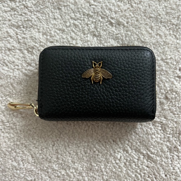 Small leather zipper card holder with bee design - Picture 1 of 3